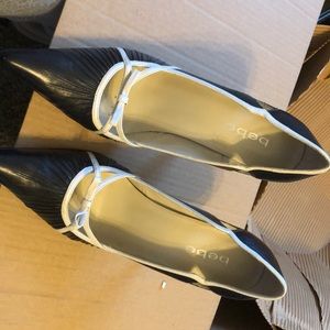 Women’s Bebe Shoes size 9M